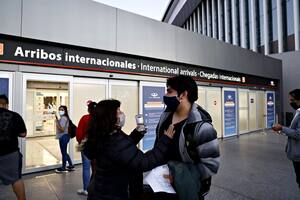 El Gobierno exigirá una cuarentena obligatoria a todos los argentinos y extranjeros que provengan de África