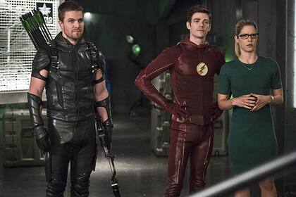 Arrow puso en marcha el universo narrativo Arrowverse que incluye a The Flash