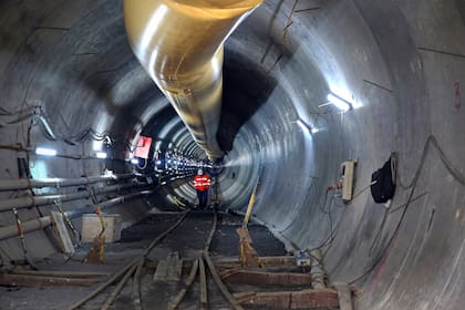El túnel principal, durante la construcción