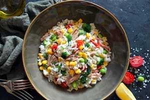 Ensalada de arroz con atún