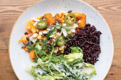 Arroz negro, calabazas y verdes