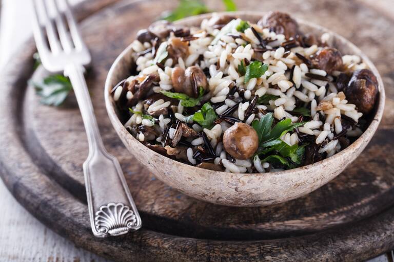 Salad,Of,White,And,Wild,Rice,With,Mushrooms,And,Herbs.selective