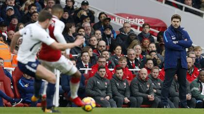 Arsenal se quedó con el clásico londinense