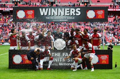 Arsenal se quedó con el primer título en Wembley