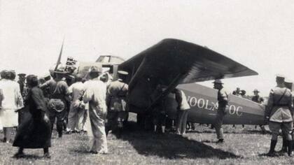 Art Goebel y el navegante Bill Davis arribaron a Honolulú en primer lugar (Foto: Hawái Aviation)