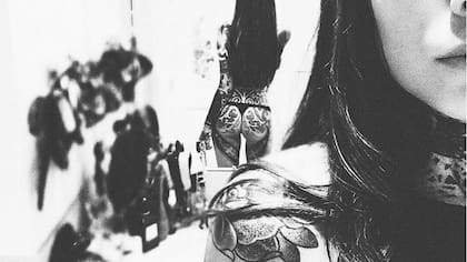 Arte expuesto en el cuerpo de Candelaria Tinelli