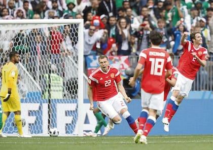 Rusia goleó por 5-0 a Arabia Saudita en el último partido inaugural de la Copa del Mundo