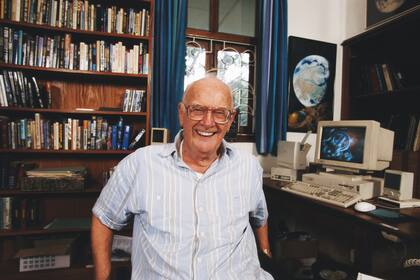 Arthur C. Clarke (1917 - 2008)