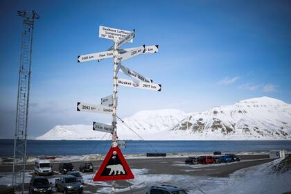 Hogar de osos polares, el sol de medianoche y la aurora boreal, el archipiélago noruego encaramado en lo alto del Ártico está tratando de encontrar una manera de sacar provecho de su naturaleza virgen sin arruinarla.
