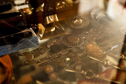 Artículos de platería también se venden en el comercio