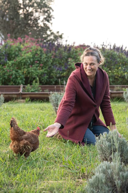 Artista, emprendedora y madre, se fue a vivir al campo y descubrió allí a su mejor maestra.