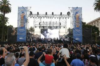 Una canción de Charly García unió a todo el país para celebrar la solidaridad