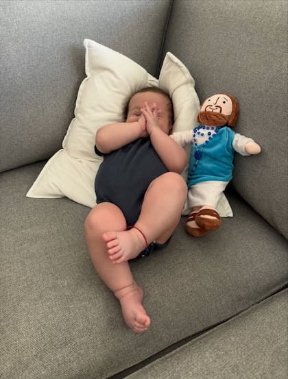 Arturo, el hijo de Jimena Barón y Matías Palleiro, disfrutando de sus vacaciones en los Estados Unidos