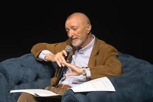 Arturo Pérez-Reverte: “Usar la Guerra Civil hoy como arma política es una forma repugnante de insultar a quienes se vieron atrapados en aquel disparate”