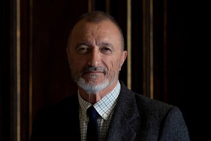 Arturo Pérez-Reverte: "Es necesario cierto egoísmo para escribir. Un escritor que esté sometido todos los días a las noticias incluso a los problemas familiares, a los problemas de vecindad, nunca podrá escribir con serenidad"