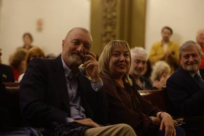 Arturo Pérez-Reverte, en la primera fila de la presentación del último libro de Fernández Díaz