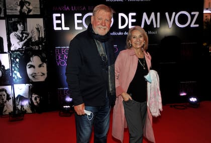 Arturo Puig junto a su esposa Selva Aleman
