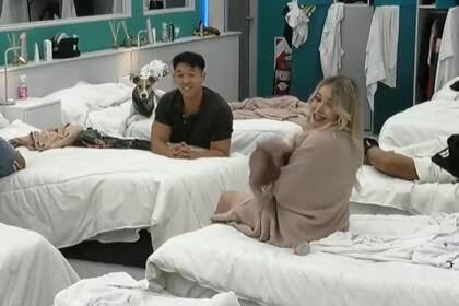 Arturo reaccionó ante la presencia de Emmanuel (Captura video)