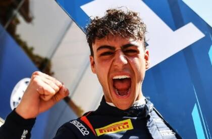 Arvid Lindbland reemplazará al tetracampeón Max Verstappen en México; el piloto de 18 años es uno de los protegidos de Helmut Marko, asesor de Red Bull Racing y quien conduce el programa de jóvenes talentos de la escudería austríaca.