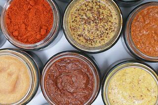 Según un prestigioso jurado, la mejor mostaza del mundo se hace en Villa Ortúzar