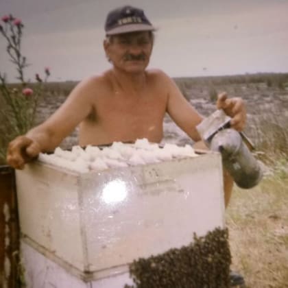 Antonio Klimiuk a los 51 años, cuando ya se dedicaba a las abejas