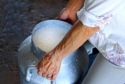 Millones de argentinos dejaron de consumir productos lácteos por la crisis.