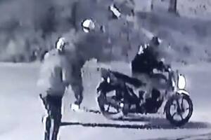 Asaltaron a un jubilado y lo tiraron al piso en La Plata