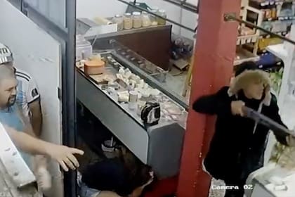 Asalto con armas largas a supermercado de Escobar