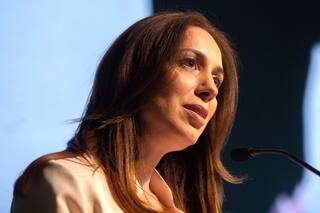 El gobierno bonaerense enfrenta críticas de la oposición por el peso de la deuda