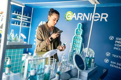 La fórmula de Garnier se compone de ingredientes específicos para combatir el acné.