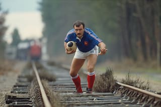 Medía 1,90m, pesaba 111 kilos y corría los 100 metros en 11 segundos: el rugbier francés más temido