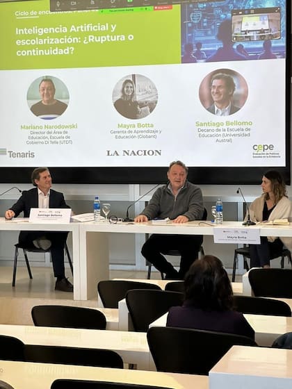 "Así como la imprenta, y más tarde Internet, permitieron a muchas personas acceder a la información, ahora la IA generativa está poniendo a disposición de la educación la capacidad ejecutiva de replicar un procedimiento”, sostuvo Bellomo.