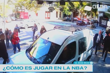 Así de cerca quedó la camioneta blanca de impactar contra el vidrio divisor de Olga