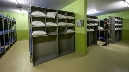 Así debería lucir por dentro un refugio en caso de ataque o desastre nuclear.