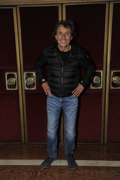 Así, el actor se sumó al elenco conformado por Martín Bossi, con quien ya trabajó en El Host, y Laurita Fernández, su compañera en Los protectores