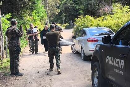 Así encontraban al niño que se perdió al lado del lago Gutiérrez