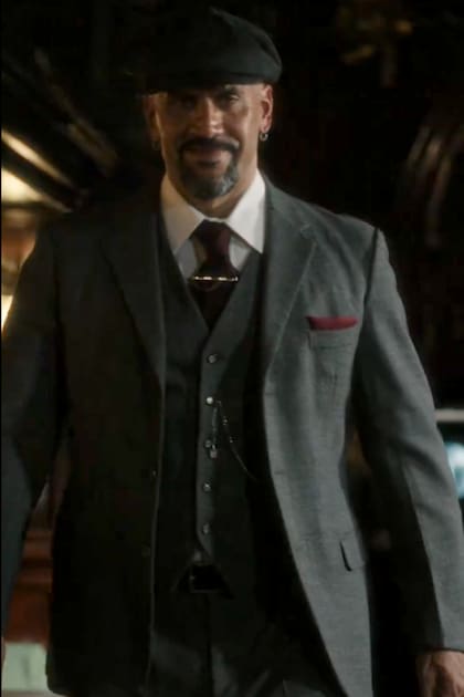 Así entra Juan Sebastián Verón en la publicidad, vestido como si fuera un Peaky Blinder