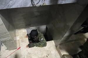 Así era el acceso al búnker en la lujosa casa donde estaba escondido "Fito"