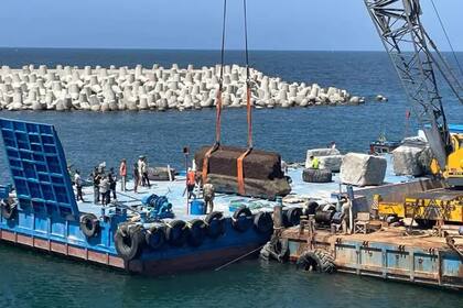 Así eran recuperados los bloques de las profundidades marinas