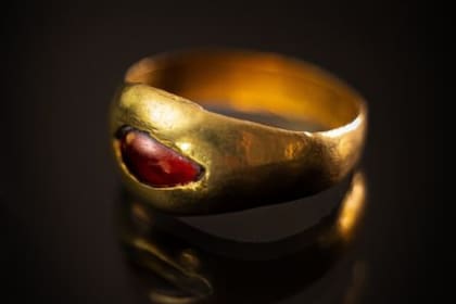 Así es el anillo de oro de 2300 años que apareció enterrado en Jerusalén