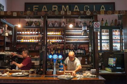 Milanesas y pollos de gran tamaño son la especialidad de la casa