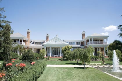 Así es la hacienda de la familia de Benjamín Vicuña en Pirque, Chile