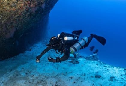 Así es el interior de la cueva de Maldivas