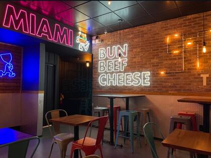 Así es el local en Miami que ganó el premio a la mejor hamburguesa