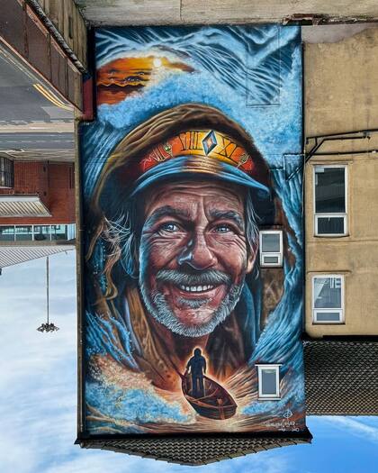 Así es el mural del pescador que pintó Sebastián Cener en Fleetwood