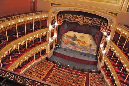 La gran sala será una de las sedes principales del VIII Congreso Internacional de la Lengua Española; en la apertura estarán el gobernador Schiaretti, el director del Instituto Cervantes y de la RAE, los Reyes de España y el presidente Macri