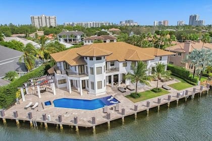 Así es la casa de Messi en el barrio Bay Colony