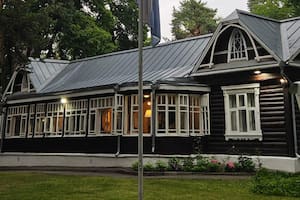 Stalin se la regaló a la Argentina y hoy es una joya de otro tiempo: así es la Dacha, la casa de campo del país en Moscú