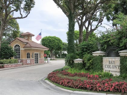 Así es la entrada a Bay Colony, el barrio donde Lionel Messi y Luis Suárez compraron casas