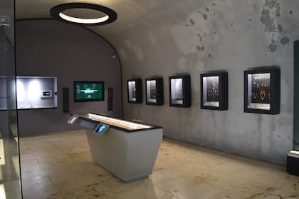 Así es la exposición de los tesoros del Siglo VIII en el Museo de Arqueología Subacuática El Fuerte de San José El Alto